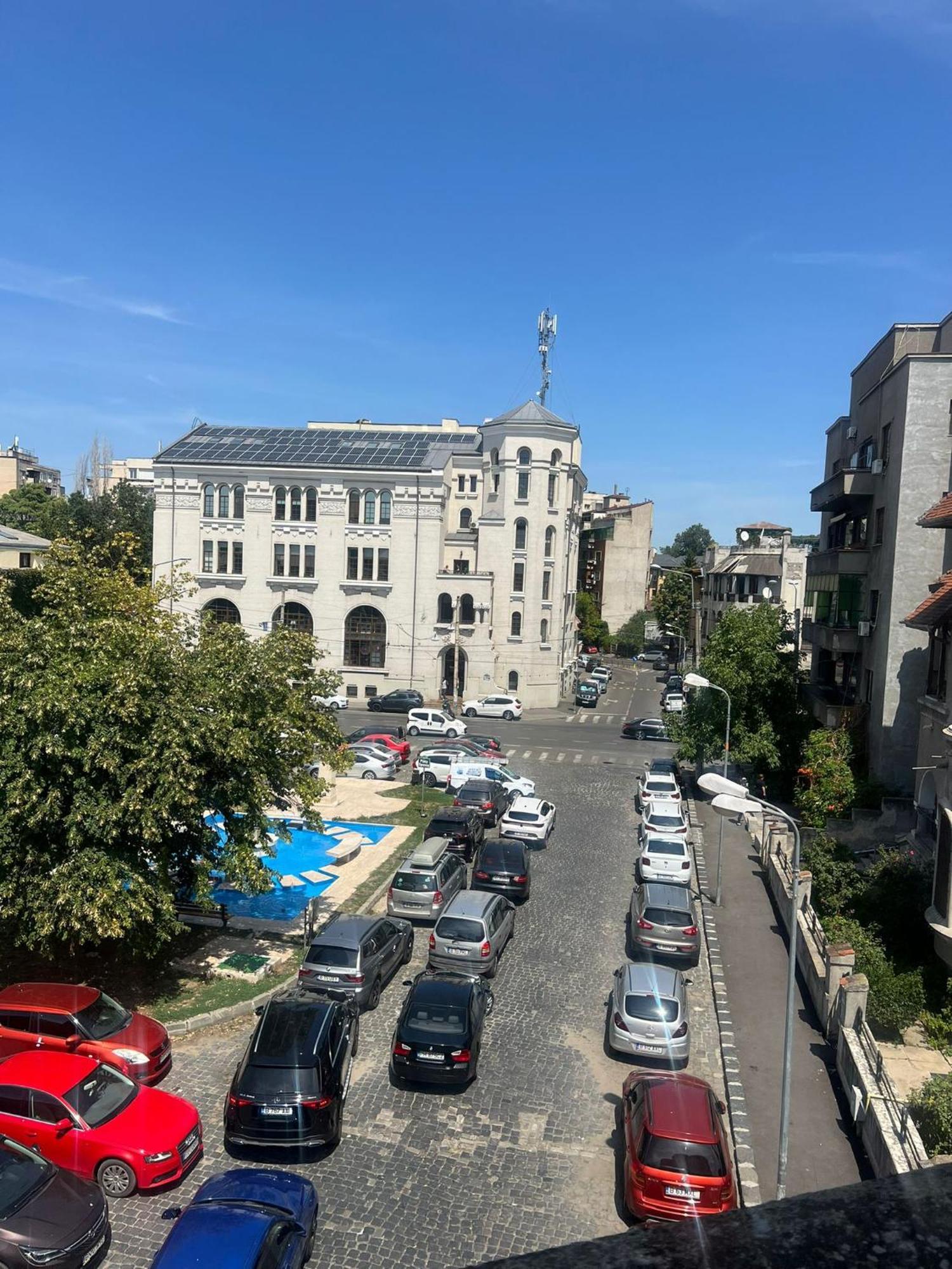 Luxury * Bucureşti